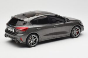 Ford Focus ST Mk4 Pelēks MCG 1:18 MCG18454 Metāls — attēls 2 no 6