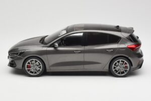 Ford Focus ST Mk4 Pelēks MCG 1:18 MCG18454 Metāls — attēls 3 no 6
