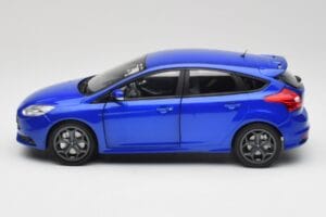 Ford Focus ST Mk2 Blue Metallic Minichamps 1:18 110082001 Metāls — attēls 4 no 8