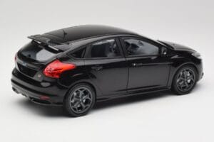 Ford Focus ST Mk2 Panther Black Metallic Minichamps 1:18 110082000 Metāls — attēls 3 no 8