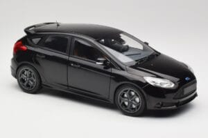Ford Focus ST Mk2 Panther Black Metallic Minichamps 1:18 110082000 Metāls — attēls 6 no 8