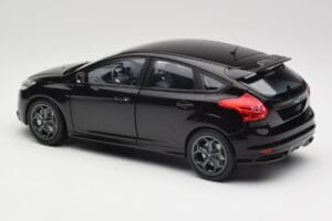 Ford Focus ST Mk2 Panther Black Metallic Minichamps 1:18 110082000 Metāls — attēls 7 no 8