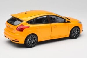 Ford Focus ST Mk2 Tangerine Scream Minichamps 1:18 110082005 Metāls — attēls 3 no 8
