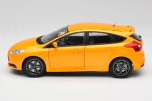 Ford Focus ST Mk2 Tangerine Scream Minichamps 1:18 110082005 Metāls — attēls 4 no 8