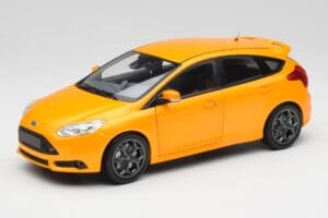 Ford Focus ST Mk2 Tangerine Scream Minichamps 1:18 110082005 Metāls