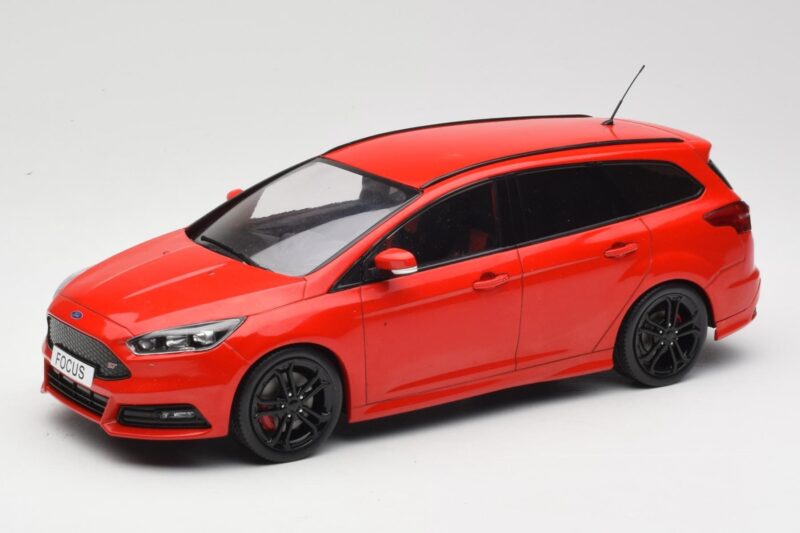 Ford Focus ST Turnier Mk3 Race Red MCG 1:18 MCG18466 Metāls