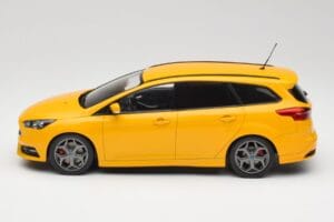 Ford Focus ST Turnier Mk3 Dzeltens MCG 1:18 MCG18464 Metāls — attēls 3 no 6