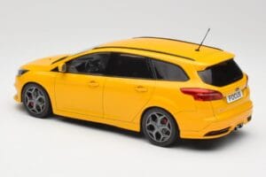 Ford Focus ST Turnier Mk3 Dzeltens MCG 1:18 MCG18464 Metāls — attēls 5 no 6