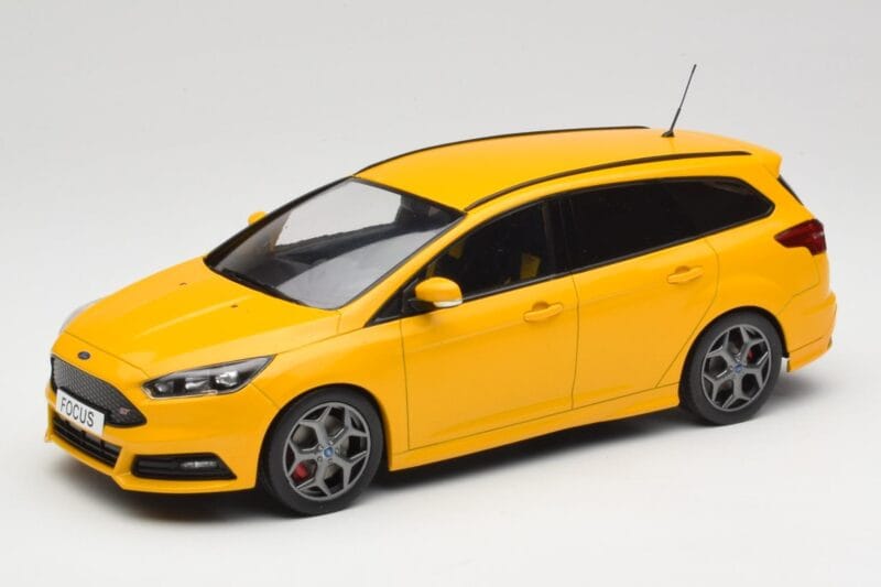 Ford Focus ST Turnier Mk3 Dzeltens MCG 1:18 MCG18464 Metāls