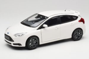 Ford Focus ST Mk2 Balts Minichamps 1:18 110082004 Metāls