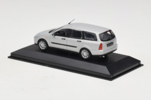 Ford Focus Mk1 Turnier Sudrabs Minichamps 1:43 FOCUS004 Metāls — attēls 3 no 5