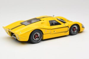 Ford GT40 Mk IV Dzeltens 1967 Shelby Collectibles 1:18 31414S Metāls — attēls 3 no 8