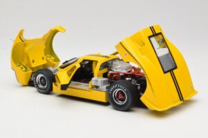 Ford GT40 Mk IV Dzeltens 1967 Shelby Collectibles 1:18 31414S Metāls — attēls 5 no 8