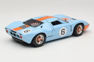 Ford GT40 Gulf #6 J. Ickx / J. Oliver 24 Hours of Le Mans 1969 Eagles Race 1:18 300600 Metāls — attēls 3 no 8