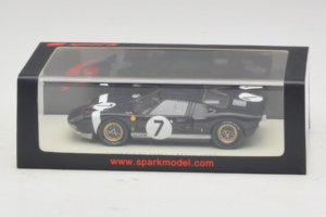 Ford GT40 Mk I #7 B. Bondurant / U. Maglioli 24 Hours of Le Mans 1965 Spark 1:43 S4536 Sveķi — attēls 4 no 4
