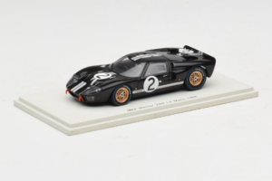 Ford GT40 Mk II #2 B. McLaren / C. Amon Shelby American Winner 24 Hours of Le Mans 1966 Spark 1:43 43LM66-O1 Sveķi — attēls 2 no 4