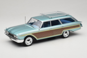 Ford Country Squire Zils MCG 1:18 MCG18049 Metāls