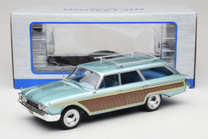 Ford Country Squire Zils MCG 1:18 MCG18049 Metāls — attēls 6 no 6