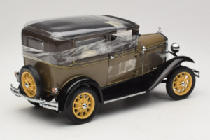 Ford Model A Tudor Chicle Drab Motor City 1:18 41003 Metāls — attēls 2 no 6