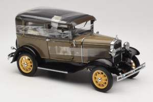 Ford Model A Tudor Chicle Drab Motor City 1:18 41003 Metāls — attēls 4 no 6