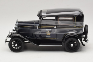 Ford Model A Tudor Police Car Motor City 1:18 43008 Metāls — attēls 3 no 6