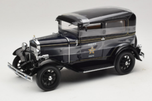 Ford Model A Tudor Police Car Motor City 1:18 43008 Metāls