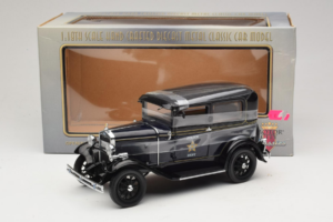 Ford Model A Tudor Police Car Motor City 1:18 43008 Metāls — attēls 6 no 6