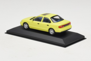 Ford Mondeo Mk1 Citrus Yellow Minichamps 1:43 MIN0821001 Metāls — attēls 3 no 4