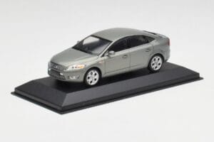 Ford Mondeo Mk3 Sedan Pelēks Metallic Minichamps 1:43 IND403086003 Metāls — attēls 2 no 4