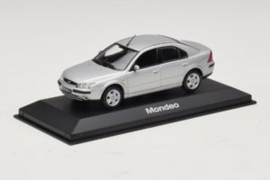 Ford Mondeo Mk3 Sedans Sudrabs Minichamps 1:43 MONDEO005 Metāls — attēls 2 no 4