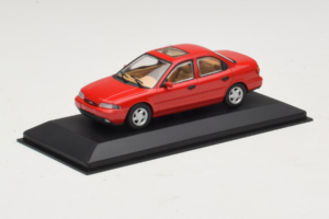Ford Mondeo Mk1 Sedans Sarkans Minichamps 1:43 82000 Metāls — attēls 2 no 4