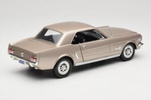 Ford Mustang 1964 1/2 Sudrabs Mira 1:18 6127 Metāls — attēls 3 no 8