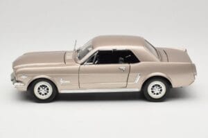 Ford Mustang 1964 1/2 Sudrabs Mira 1:18 6127 Metāls — attēls 4 no 8