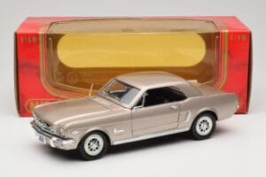 Ford Mustang 1964 1/2 Sudrabs Mira 1:18 6127 Metāls — attēls 8 no 8