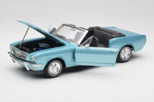 Ford Mustang Kabriolets Arcadian Blue Revell 1:18 8832-F1 Metāls — attēls 2 no 8