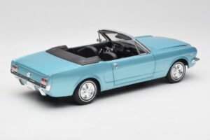 Ford Mustang Kabriolets Arcadian Blue Revell 1:18 8832-F1 Metāls — attēls 3 no 8