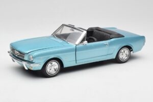 Ford Mustang Kabriolets Arcadian Blue Revell 1:18 8832-F1 Metāls