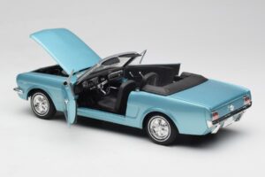 Ford Mustang Kabriolets Arcadian Blue Revell 1:18 8832-F1 Metāls — attēls 5 no 8