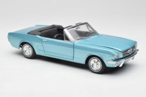 Ford Mustang Kabriolets Arcadian Blue Revell 1:18 8832-F1 Metāls — attēls 6 no 8