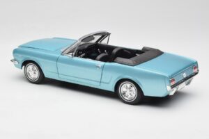 Ford Mustang Kabriolets Arcadian Blue Revell 1:18 8832-F1 Metāls — attēls 7 no 8