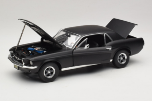 Ford Mustang Creed Movie GreenLight 1:18 13611 Metāls — attēls 2 no 8