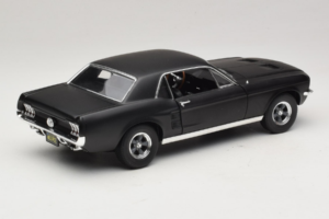 Ford Mustang Creed Movie GreenLight 1:18 13611 Metāls — attēls 3 no 8
