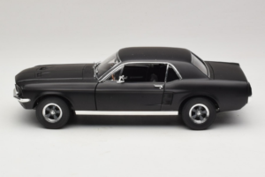 Ford Mustang Creed Movie GreenLight 1:18 13611 Metāls — attēls 4 no 8