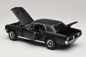 Ford Mustang Creed Movie GreenLight 1:18 13611 Metāls — attēls 5 no 8