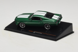 Ford Mustang Custom Zaļš IXO 1:43 CLC530N Metāls — attēls 3 no 4