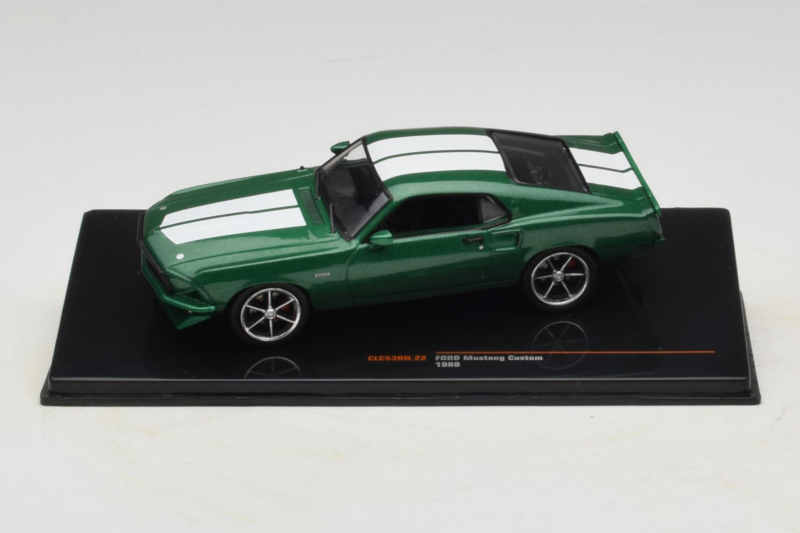 Ford Mustang Custom Zaļš IXO 1:43 CLC530N Metāls