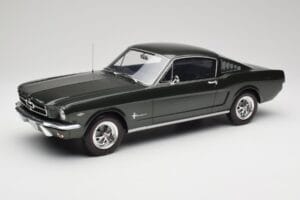 Ford Mustang Fastback Ivy Green Otto 1:12 G079 Sveķi