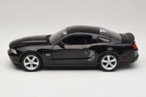 Ford Mustang GT Melns Drive Movie GreenLight 1:18 13609 Metāls — attēls 4 no 8
