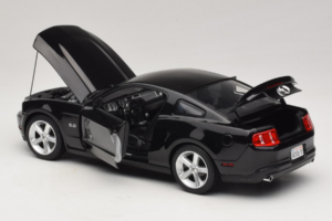 Ford Mustang GT Melns Drive Movie GreenLight 1:18 13609 Metāls — attēls 5 no 8