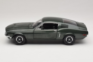 Ford Mustang GT Bullitt ar Steve McQueen Figūriņu Greenlight 1:18 12885 Metāls — attēls 4 no 8